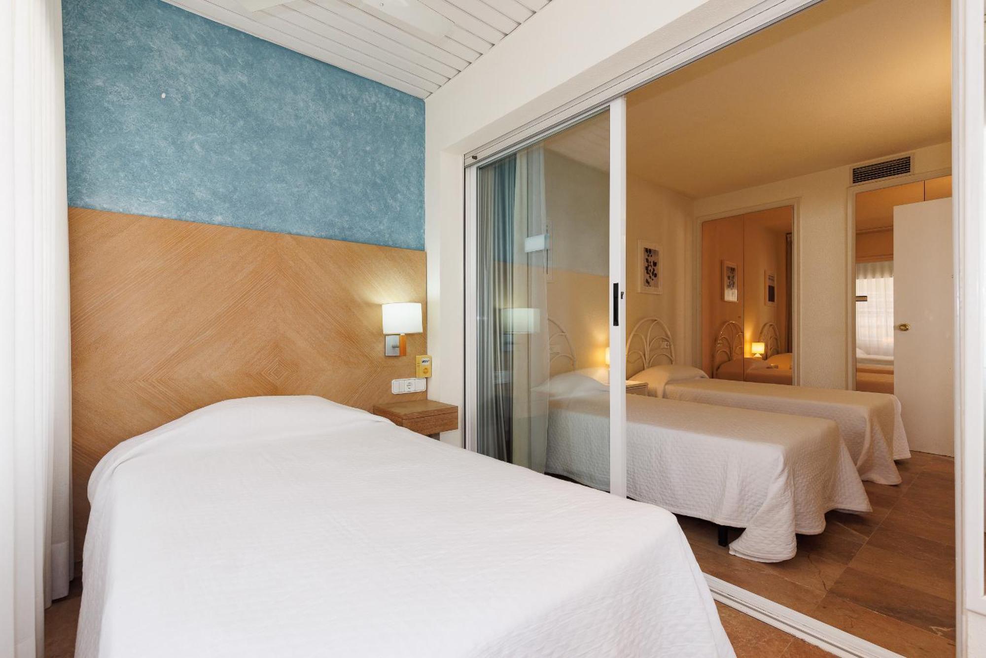 Uhc Center Apartments Salou Værelse billede